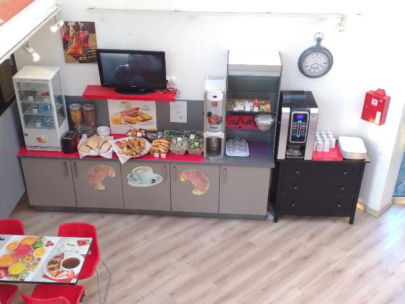 F1隆维酒店 外观 照片